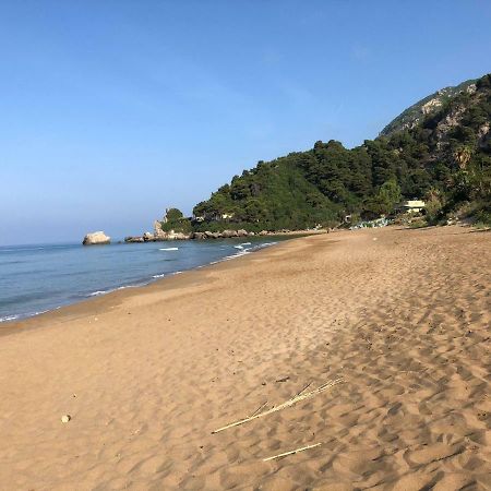 Seafront Calista Beach House With Garden Glifada Esterno foto