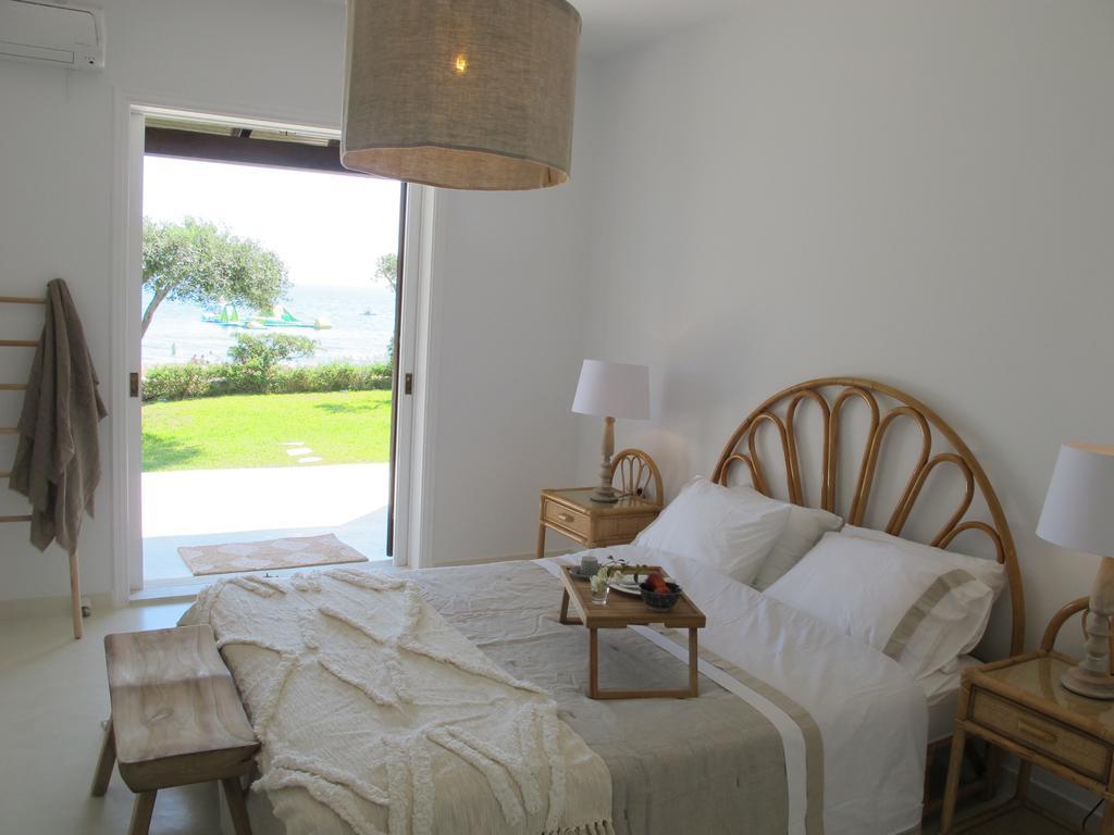 Seafront Calista Beach House With Garden Glifada Esterno foto