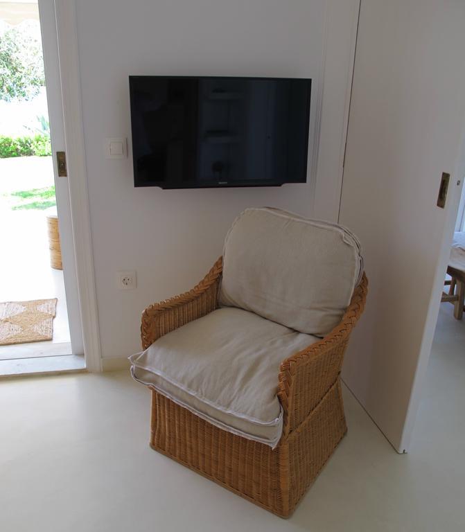Seafront Calista Beach House With Garden Glifada Esterno foto