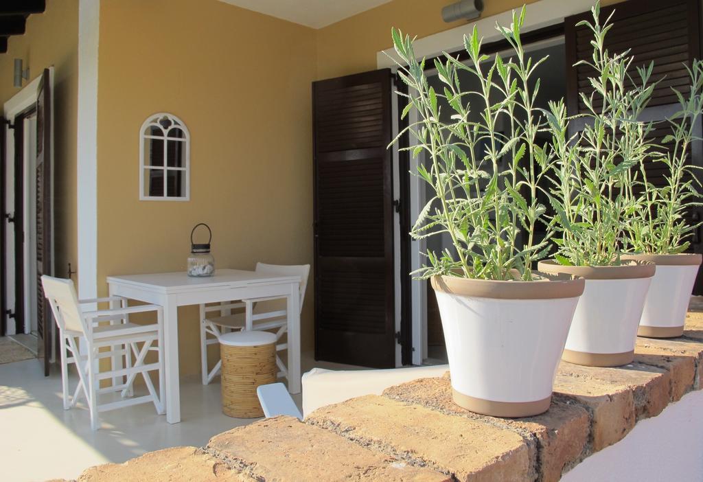 Seafront Calista Beach House With Garden Glifada Esterno foto