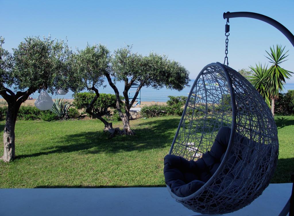 Seafront Calista Beach House With Garden Glifada Esterno foto