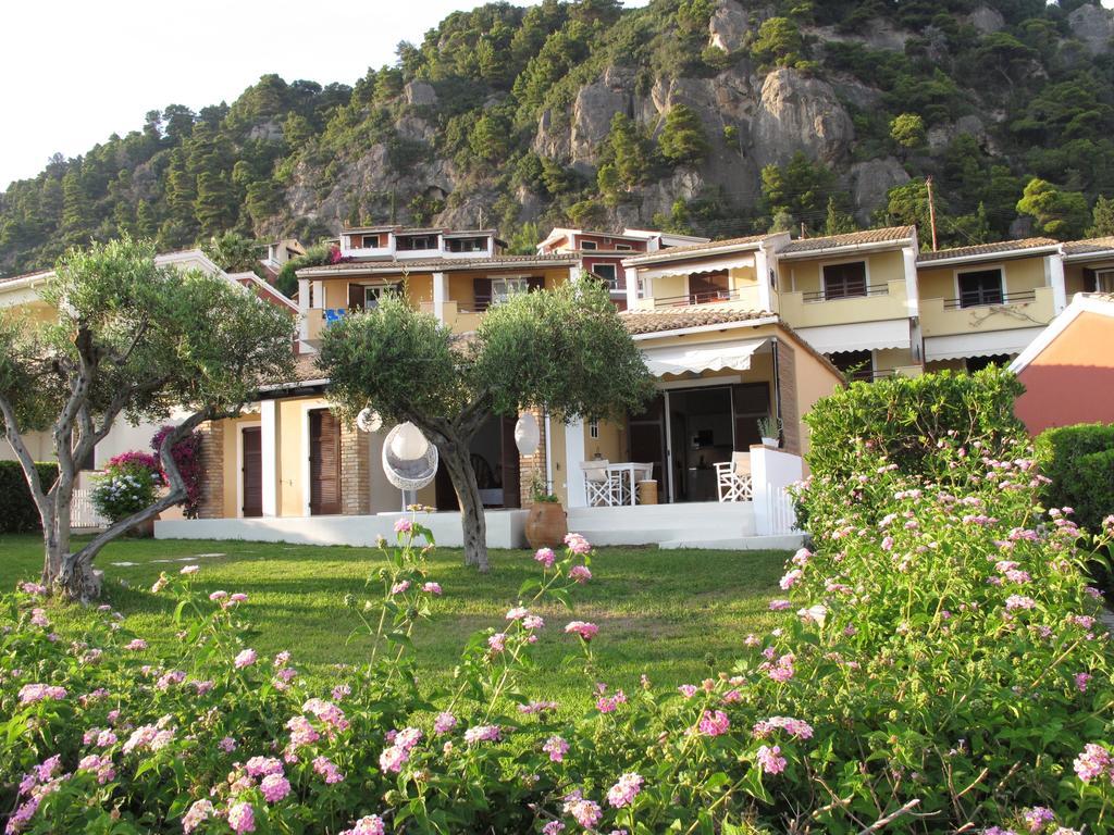 Seafront Calista Beach House With Garden Glifada Esterno foto