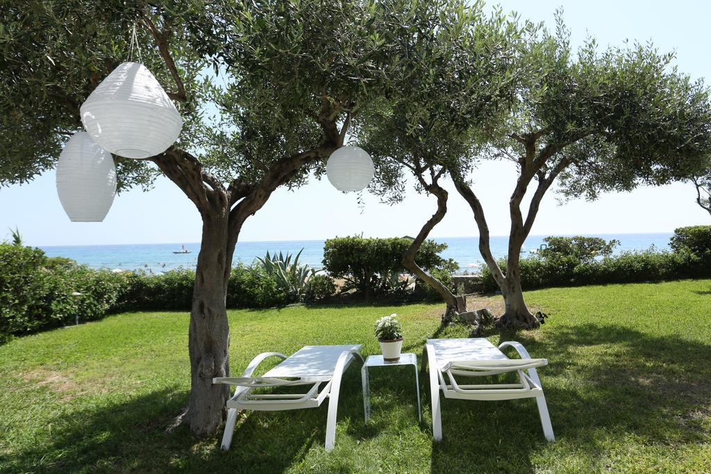 Seafront Calista Beach House With Garden Glifada Esterno foto