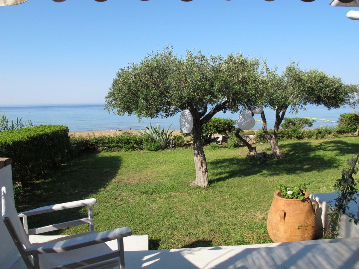 Seafront Calista Beach House With Garden Glifada Esterno foto
